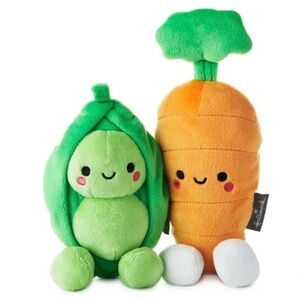 Hallmark Better Together Peas and Carrot Magnetic Plush, 4.5" NWT!!